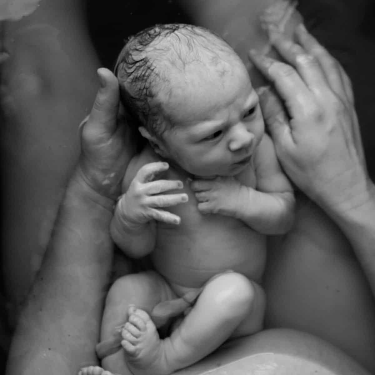 baby-emerges-from-water-birth
