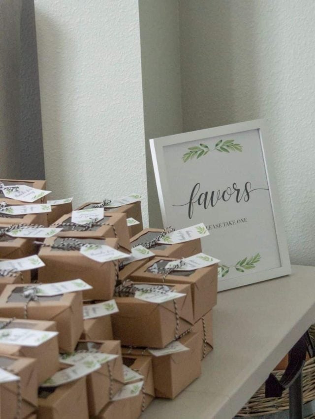 From Candles to Candy: 18 Baby Shower Favors Guests Will Love Story