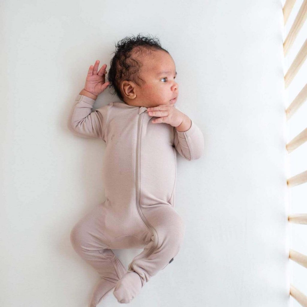 Haokaini 0-18M Newborn Baby Wave Point Sleepwear Pyjamas Romper Bodysuit for Infant