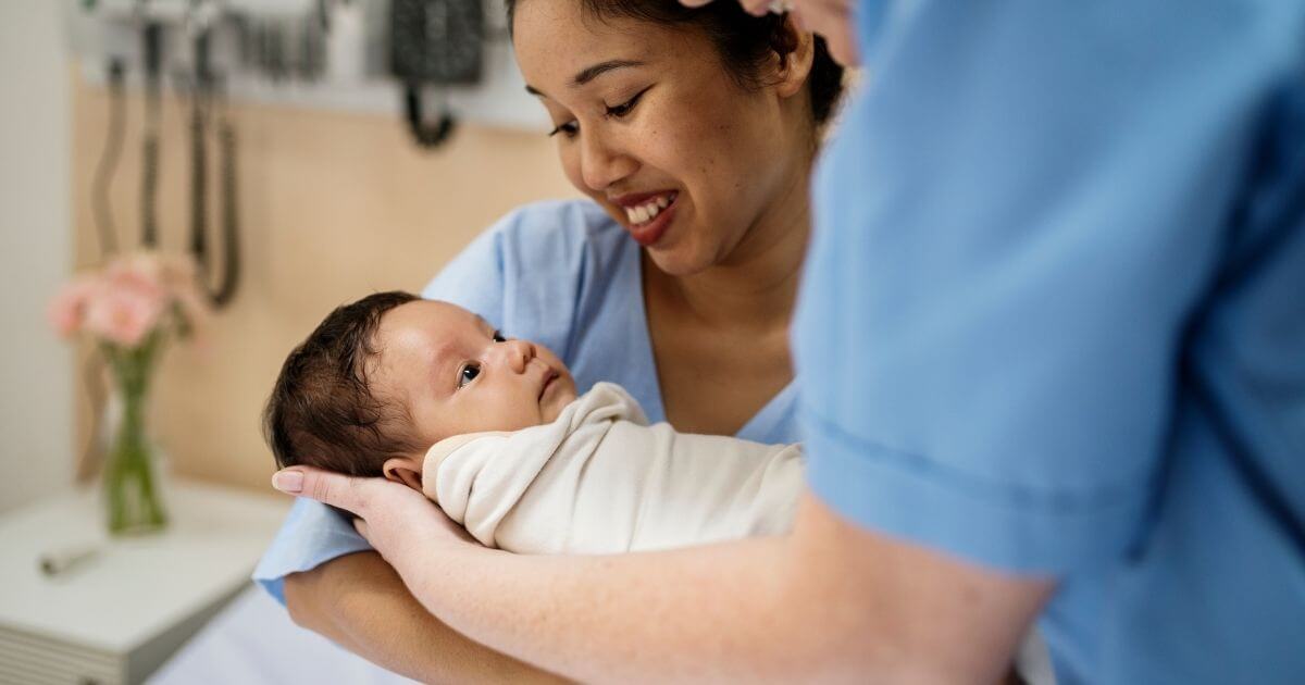 Soothing Postpartum Sitz Bath Recipes and Products